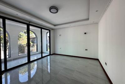 5 Bed Townhouse with En Suite in Lavington