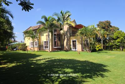 5 Bed House with Swimming Pool in Runda - 2