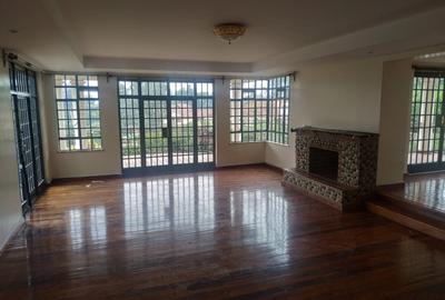 6 Bed Townhouse with En Suite in Kitisuru