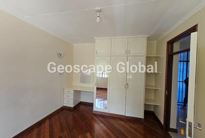 5 Bed House with En Suite in Karen - 4