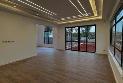 5 Bed Townhouse with En Suite in Lavington - 2