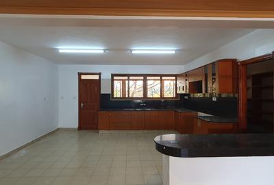 3 Bed Apartment with En Suite at Church Rd - 3