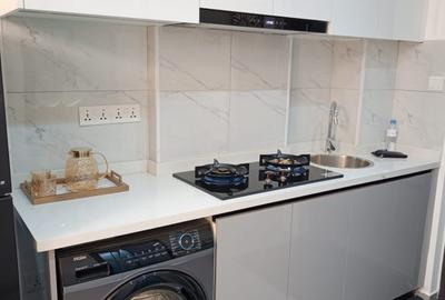 Studio Apartment with Swimming Pool at Wood Avenue - 2
