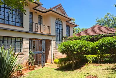 4 Bed Townhouse with En Suite at Off Glory Rd - 3