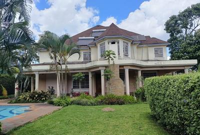 5 Bed House with En Suite at Runda