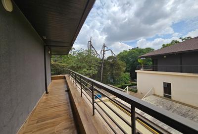 4 Bed Villa with En Suite at Kaputei Road - 4