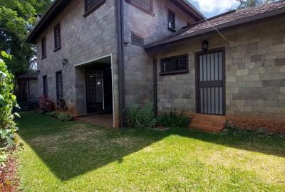 5 Bed Townhouse with En Suite in Westlands Area