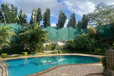 5 Bed House with En Suite in Runda - 2