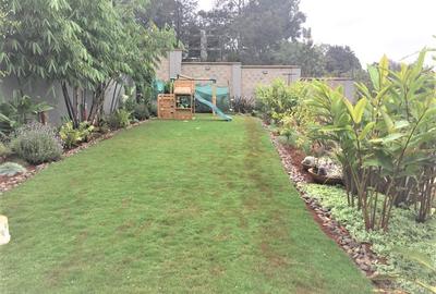Serviced 2 Bed Apartment with En Suite in Kitisuru