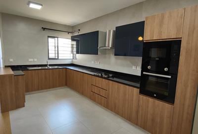 4 Bed Townhouse with En Suite in Karen
