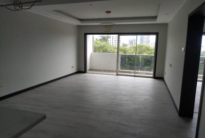 Serviced 3 Bed Apartment with En Suite in Riverside