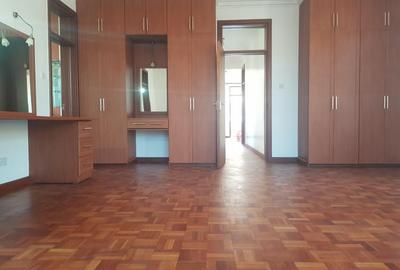 4 Bed Townhouse with En Suite in Lavington