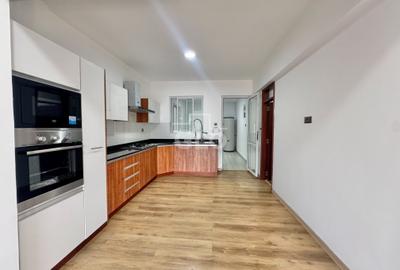 4 Bed Apartment with En Suite in Parklands