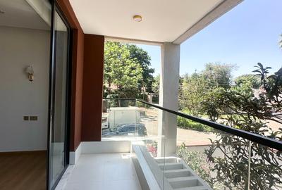 5 Bed Townhouse with En Suite in Lavington