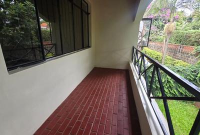 4 Bed House with En Suite in Riverside