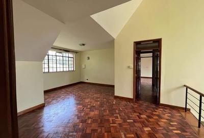 4 Bed Townhouse with En Suite in Lavington