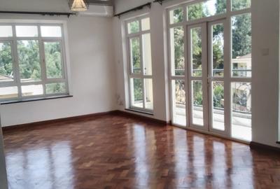 6 Bed Townhouse with En Suite in Lavington - 2