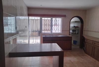 4 Bed Townhouse with En Suite in Westlands Area