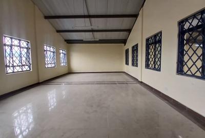 6,500 ft² Warehouse with Backup Generator in Industrial Area - 4