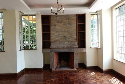 5 Bed House with En Suite in Runda - 2
