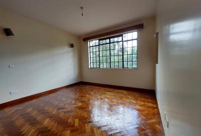 4 Bed Townhouse with En Suite at Lavington Convent Drive - 4
