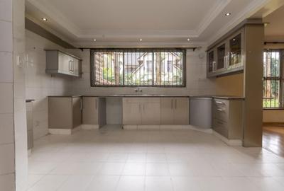 4 Bed Townhouse with En Suite in Runda - 3