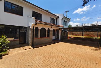 4 Bed Townhouse with En Suite at James Gichuru Waiyak Way