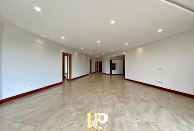 4 Bed Apartment with En Suite in Parklands - 2