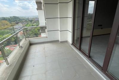 3 Bed Apartment with En Suite in Riverside