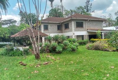 5 Bed House with En Suite in Lavington