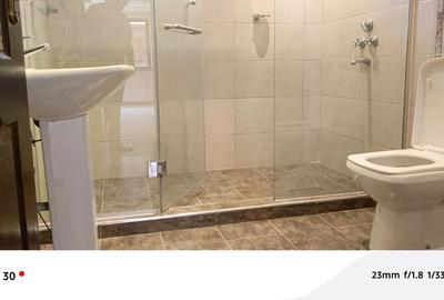 5 Bed Townhouse with En Suite in Lavington - 3