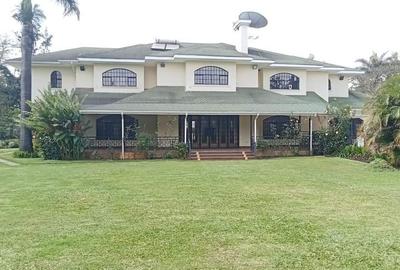 6 Bed House with En Suite in Nyari