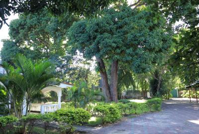 5 Bed House with En Suite in Nyali Area