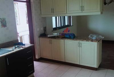 3 Bed Apartment with En Suite at Westland
