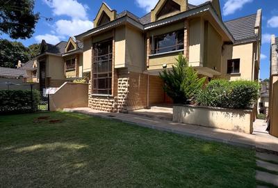 5 Bed Townhouse with En Suite at Lavington Green