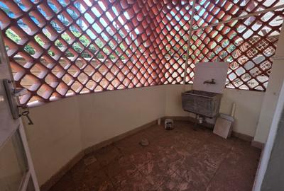 3 Bed Apartment with En Suite at Westlands - 4