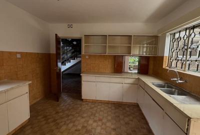 4 Bed Townhouse with En Suite in Lavington - 3