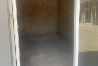 121 ft² Shop with Fibre Internet in Lavington