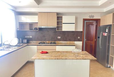 Furnished 4 Bed Apartment with En Suite in Riverside