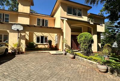 4 Bed Villa with En Suite in Runda