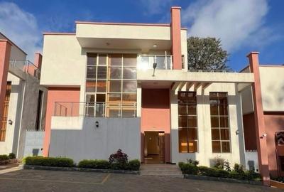 5 Bed Townhouse with En Suite in Lavington
