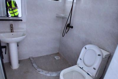 1 Bed Apartment with En Suite at Muringa Road - 4