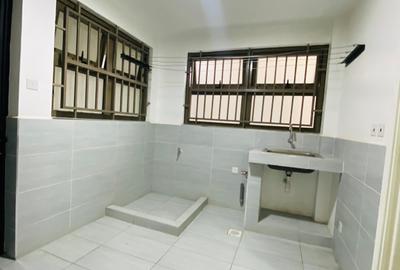 3 Bed Apartment with En Suite in Lavington - 4