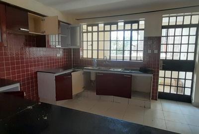 3 Bed Apartment with En Suite in Lavington