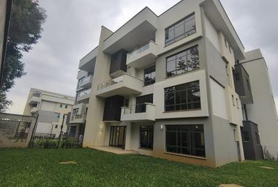 4 Bed House with En Suite at Two Rivers - 2