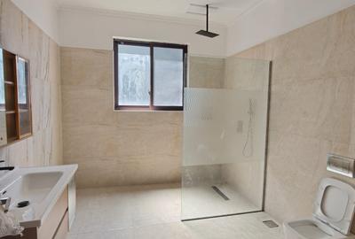 8 Bed Townhouse with En Suite at Karen - 2