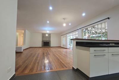3 Bed House with En Suite in Ridgeways