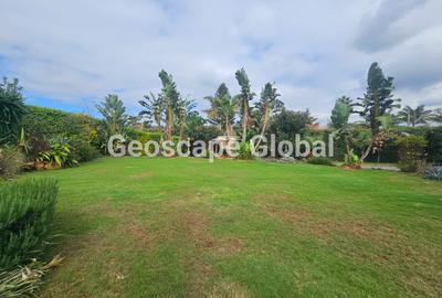 4 Bed House with En Suite in Ridgeways - 2