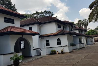 4 Bed Townhouse with En Suite at Lavington Riveside