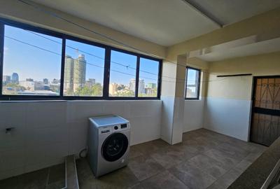 4 Bed Apartment with En Suite in Westlands Area - 2